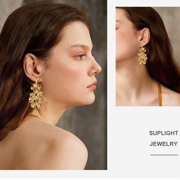 *SOLD*Gold Plated over Brass Ginkgo Leaf Statement Earrings - Picture 1 of 4